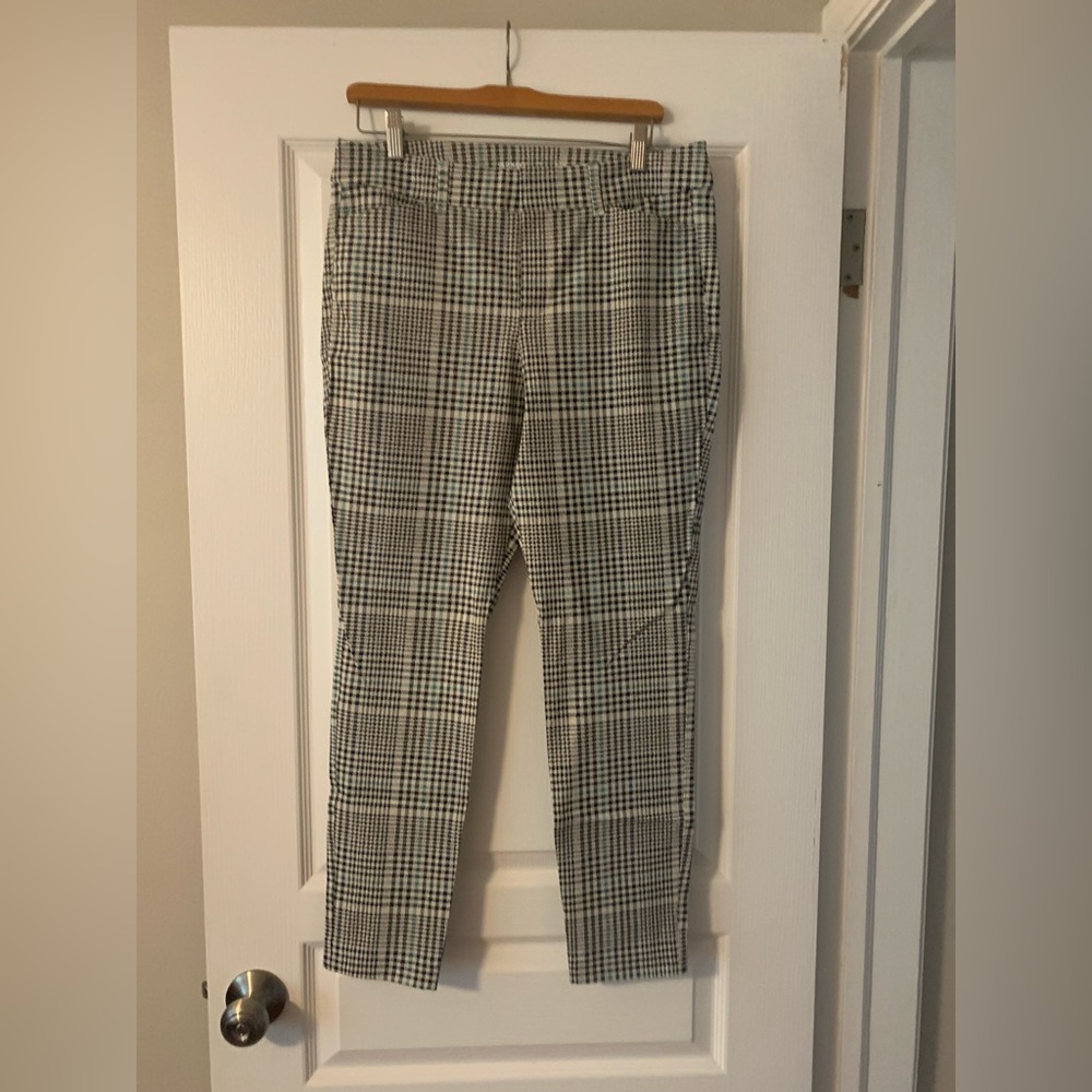 Old Navy Pixie pants, NWOT, never worn, high rise, size 10P